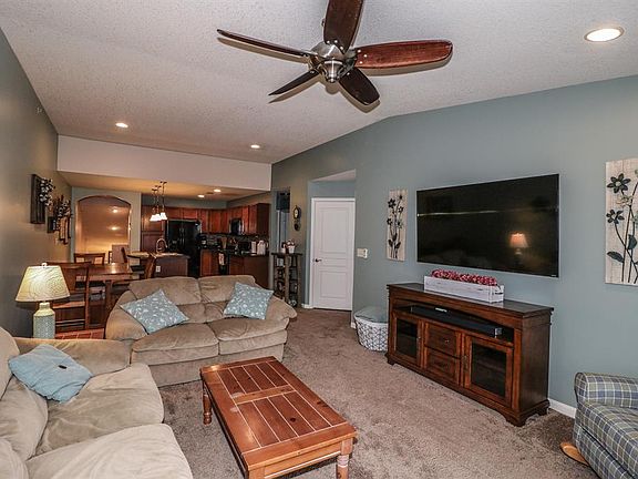 4th image of 2355 Rolling Hills Dr