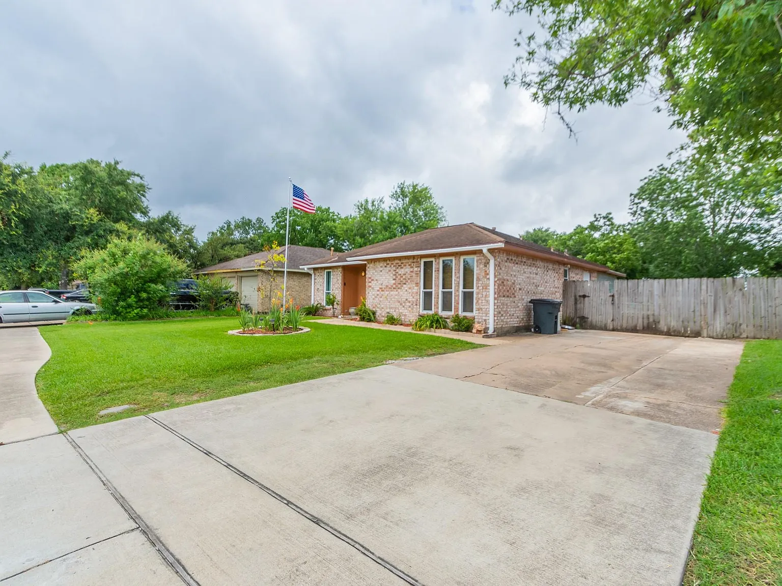 3 bed, 2.0 bath, 1420 sqft, $1,950 — Photo 2