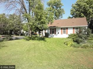 4338 Shoreline Dr, Robbinsdale, MN 55422