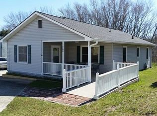 154 White St, Hendersonville, NC 28739