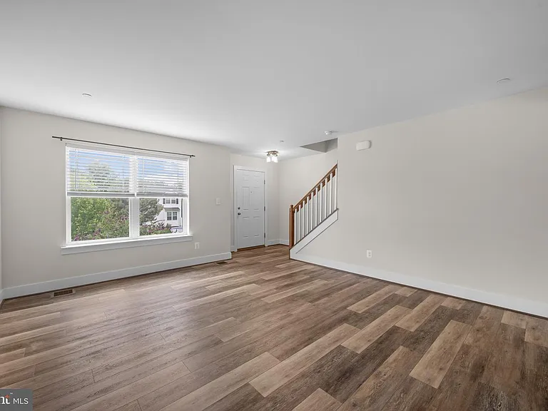 5707 Lowell St — Photo 2
