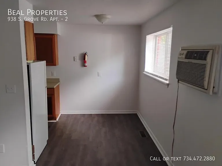 938 S Grove St #2 — Photo 4