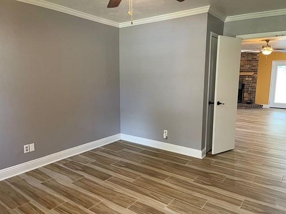 4th image of 123 Dianne Dr