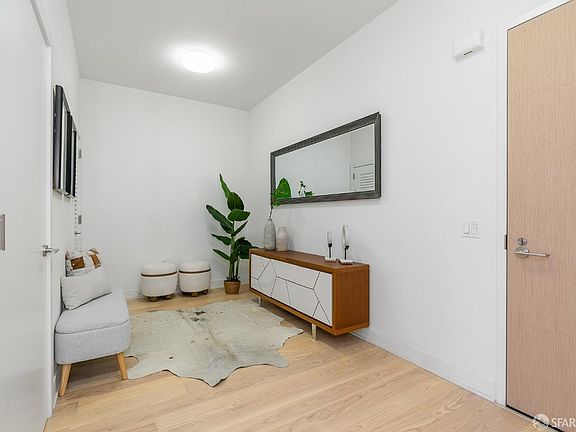 5th image of 318 Main St Unit 6C