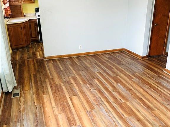 3rd image of 2140 Harrison Ave