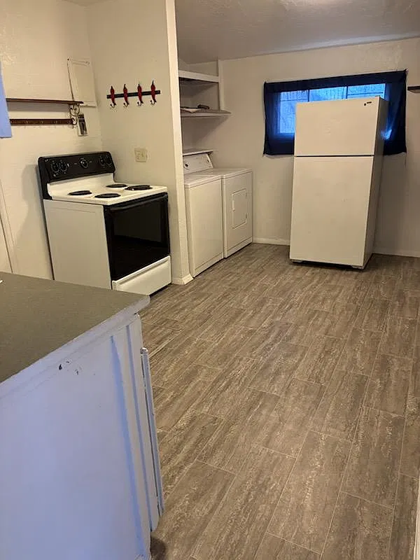 7151 Cherry St — Photo 3