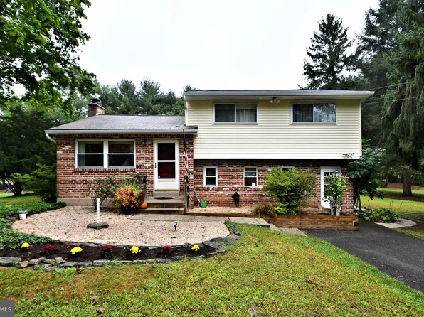 124 Sheeder Rd, Phoenixville, PA 19460