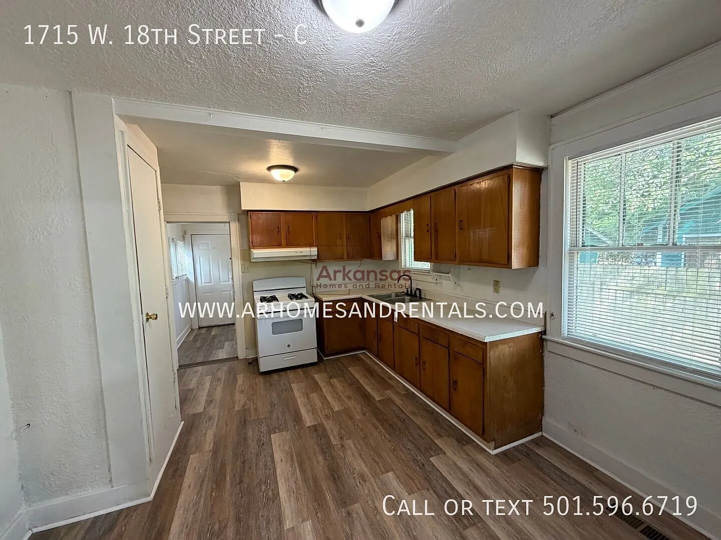 1/2 Off First Month's Rent ~ 2 Bedrooms | 1 Bathroom 1715 W 18th Street Unit C — Photo 4