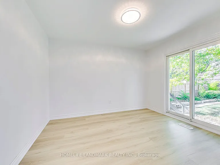 146 Manning Ave — Photo 19