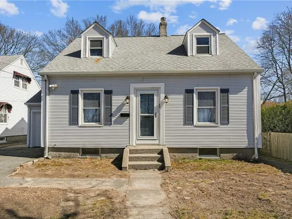 65 Roger Williams Ave E, Rumford, RI 02916