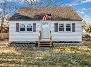 11 Garden Ln, Brunswick, ME 04011