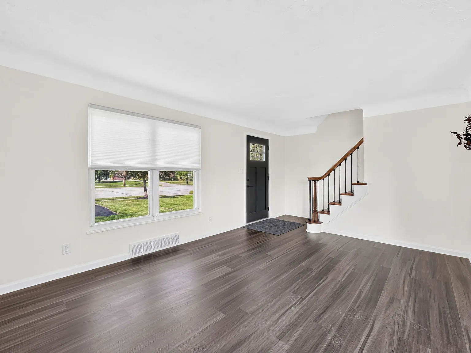 4 bed, 1248 sqft, $2,600 — Photo 3