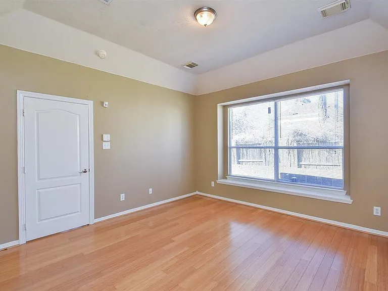 2811 Little Spring Cir — Photo 10