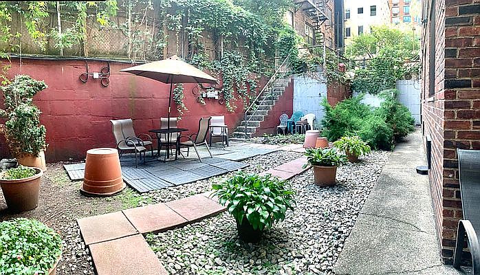 1st image of 320 E 54th St #Lg