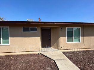 319 W 3rd St, Hanford, CA 93230