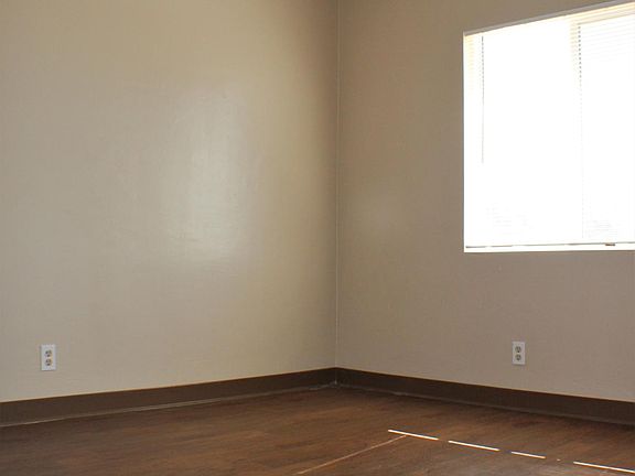5th image of 615 Olive St Ste A