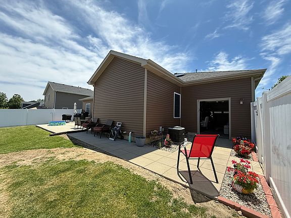 3rd image of 665 Kathy Dr
