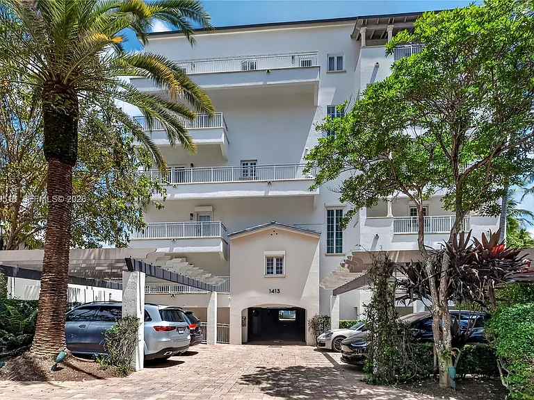 1413 Sunset Harbour Dr #209 — Photo 5