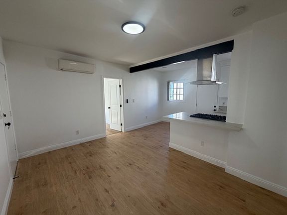 5th image of 4212 Lockwood Ave #4214-1/4