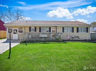 46 Purdue Rd, Parlin, NJ 08859