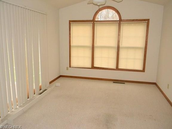 4th image of 1312 Presidents St