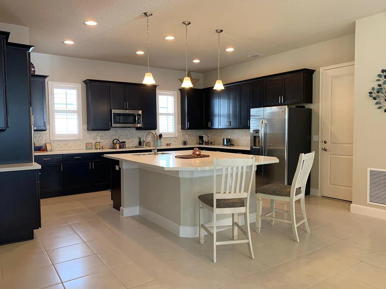 615 Elk River Dr — Photo 2