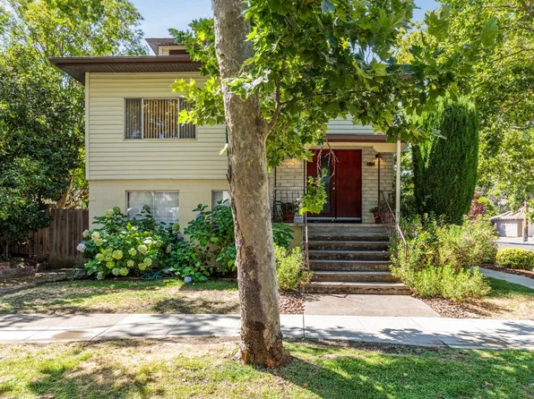 2600 Portola Way, Sacramento, CA 95818