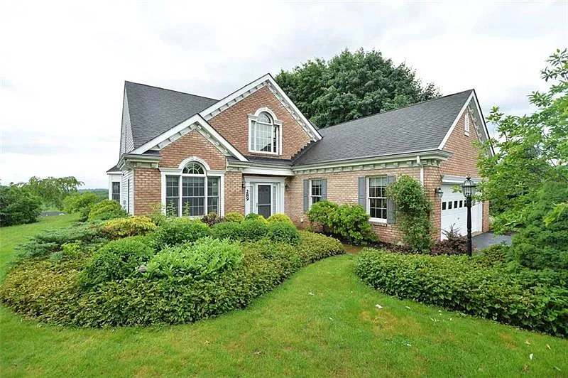 289 Estates Dr photo 1
