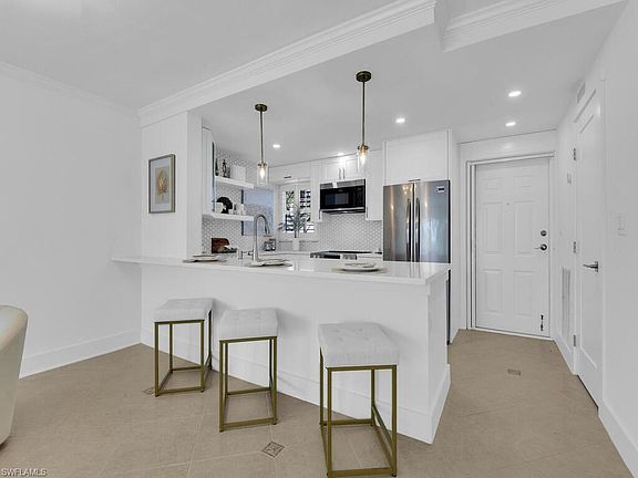 3rd image of 300 Park Shore DR #1A