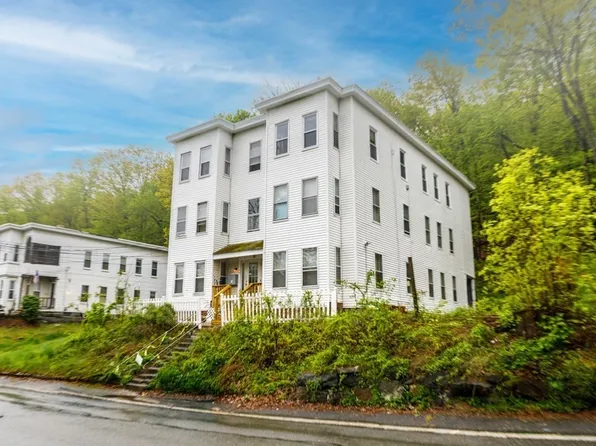 76 Leighton St, Fitchburg, MA 01420