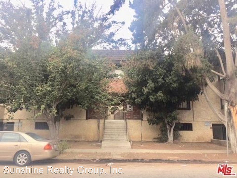 1st image of 14333 Friar St