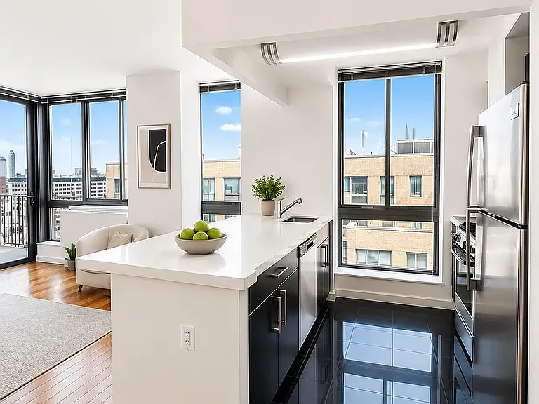 257 Gold St — Photo 3