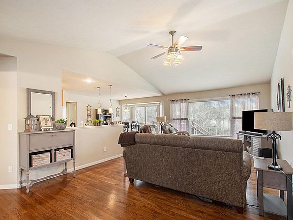 3rd image of 54870 Columbia Bay Dr