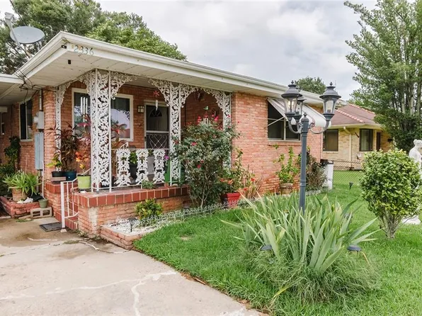 2336 Plaza Dr, Chalmette, LA 70043