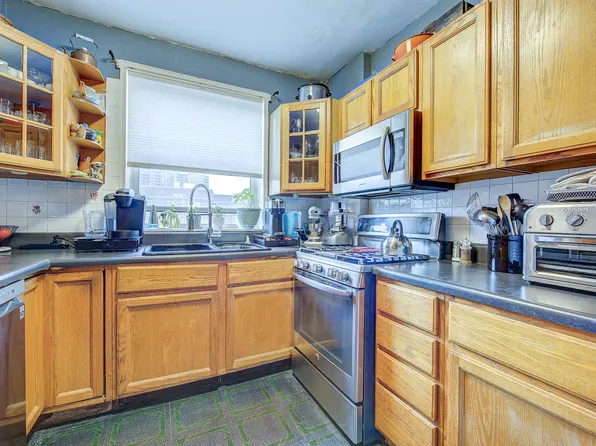 68-61 Yellowstone Boulevard image 10 of 21