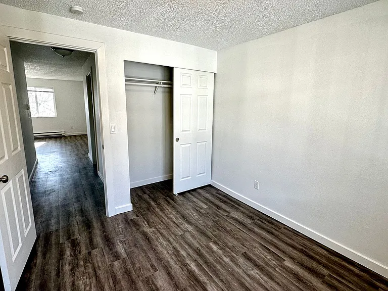 Wright Park Apartments — Photo 17