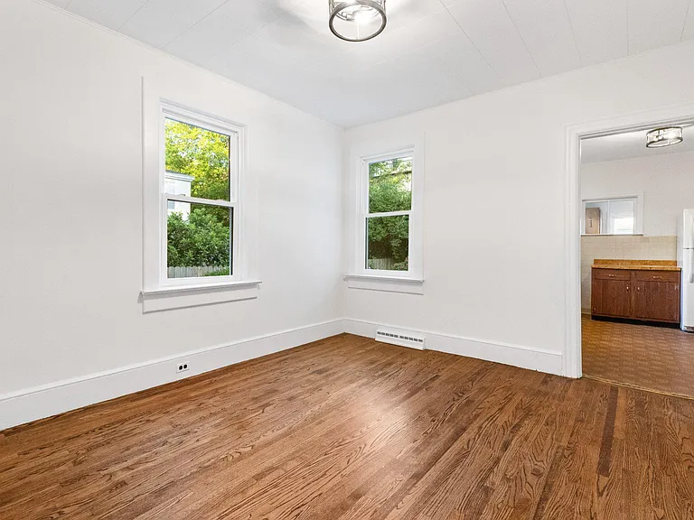 3 Willow St — Photo 4