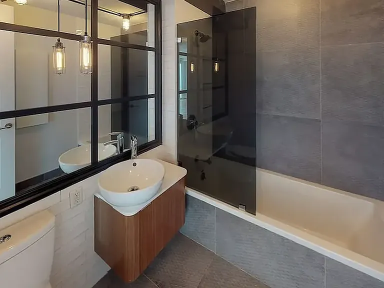 395 Leonard St #207 — Photo 4