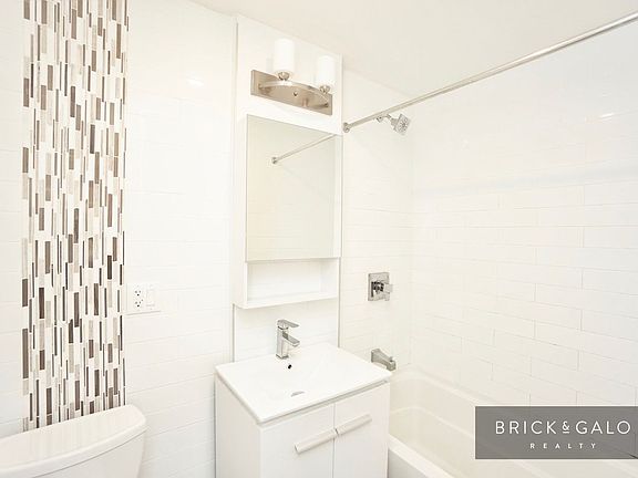 4th image of 611 W 148th St APT 27