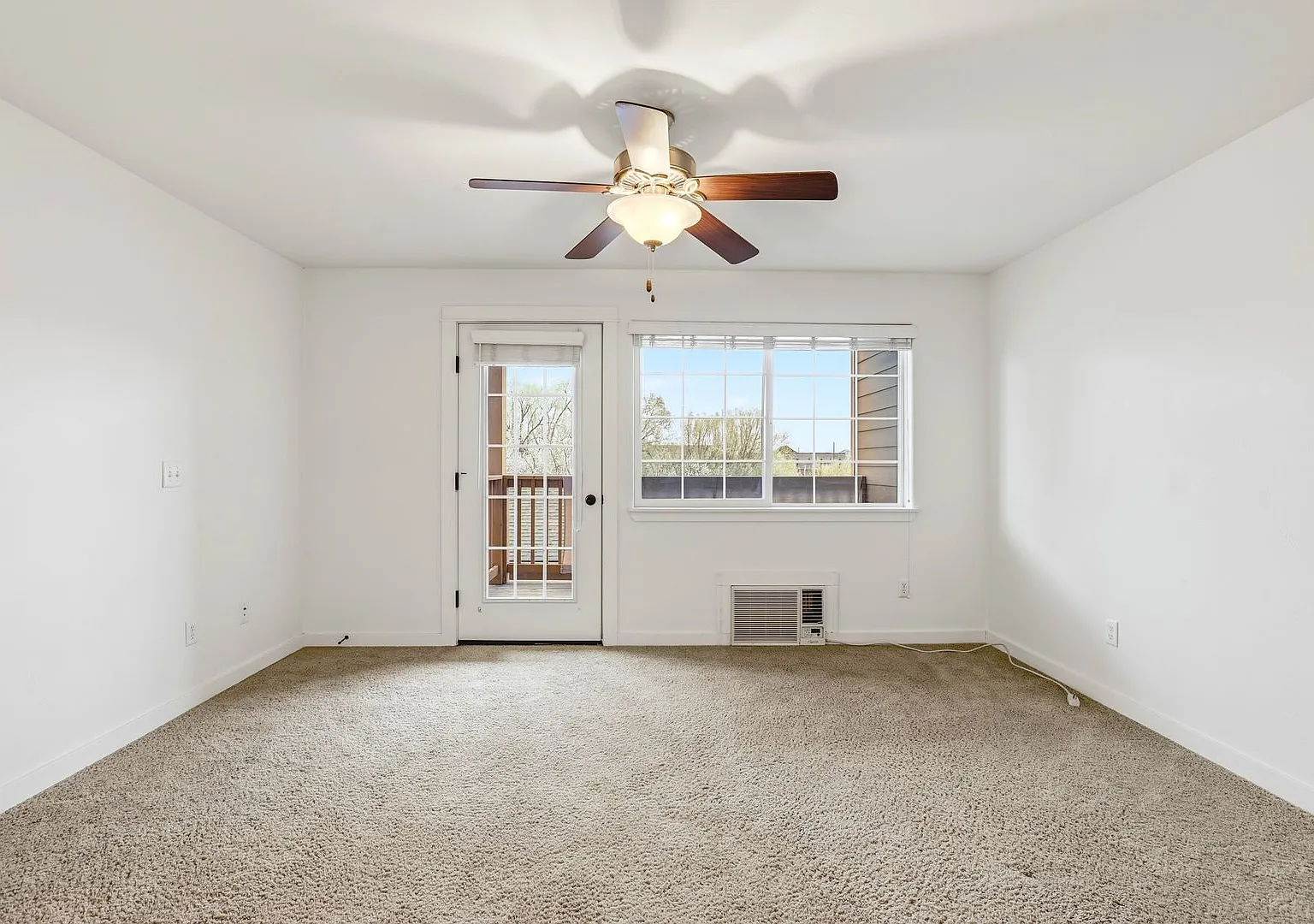2222 Baxter- ASJS — Photo 1