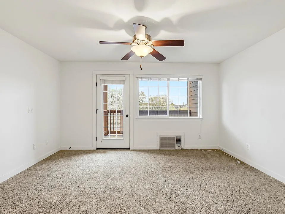 2222 Baxter Ln