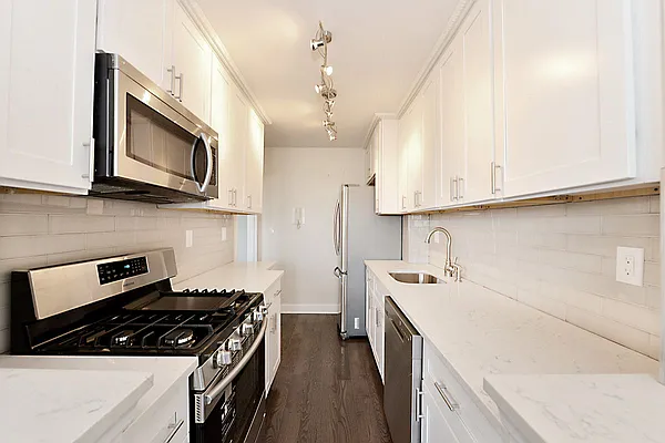 Sold by Jonas Equities | media 9