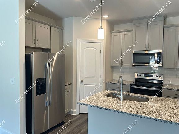 3rd image of 1514 Olympic Ln
