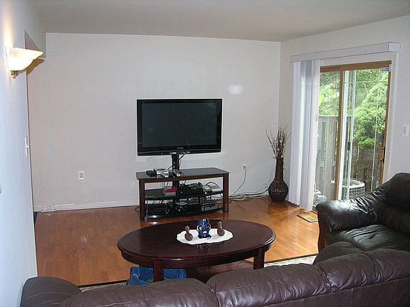 3rd image of 9648 Lindenbrook St