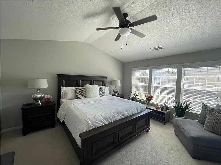 8960 Friarbridge Dr — Photo 13