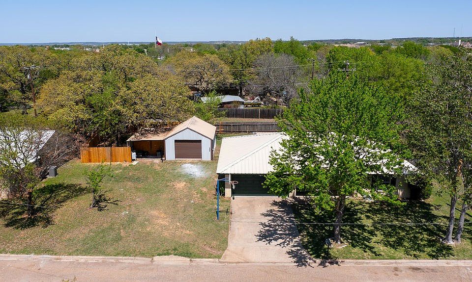 1st image of 111 Dixon Dr