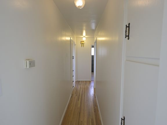 Corridor Main
