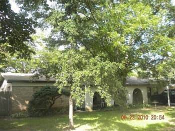1st image of 3217 Whites Dr