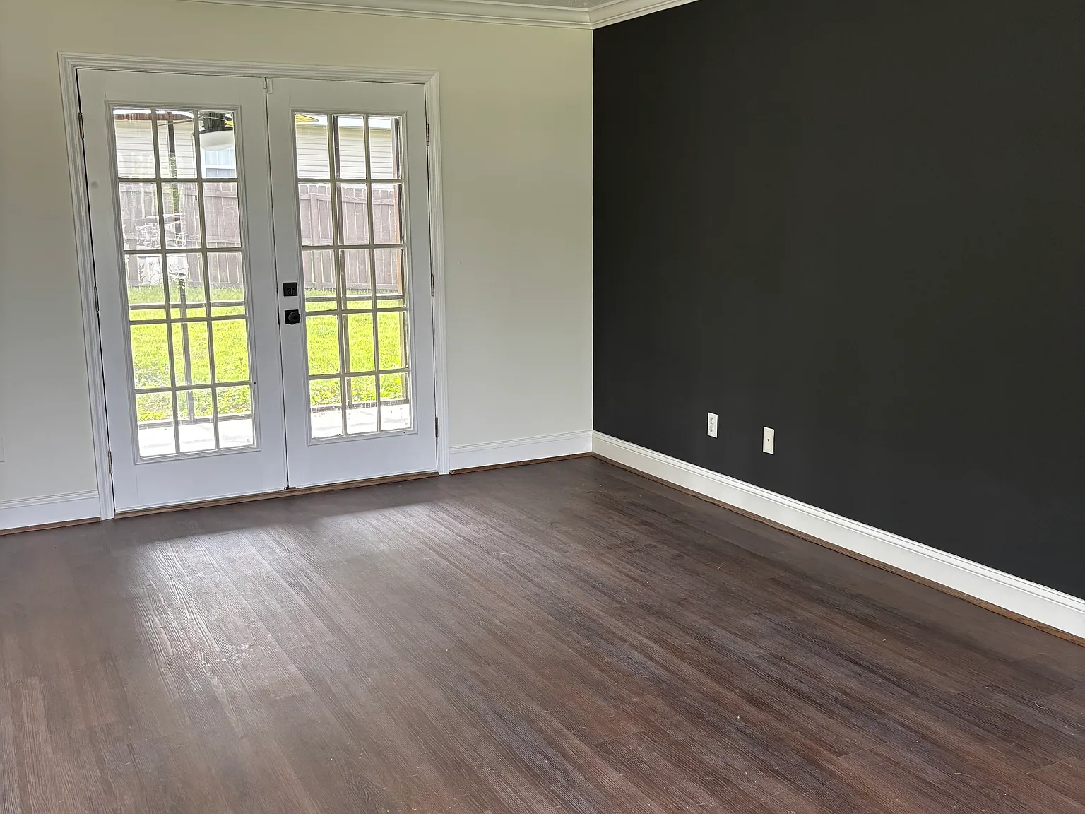 3 bed, 1611 sqft, $650 — Photo 2