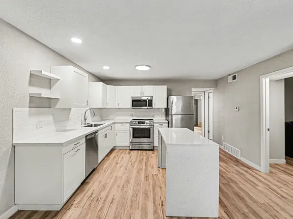 3921 Wyandotte, 3921 Wyandotte St, Kansas City, MO 64111